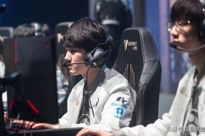 爱游戏-JackeyLove重返赛场，爆冷首场状态出色，澳大利亚队观众沸腾！